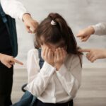 “Bullizza mia nipote”: nonno entra in aula alle elementari e schiaffeggia un bimbo