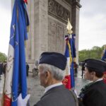 Francia, polizia spara a uomo armato di coltello all’Arc de Triomphe