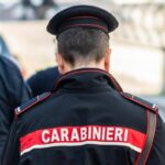 Genova, accoltella la sorella e precipita dal sesto piano: morto 26enne