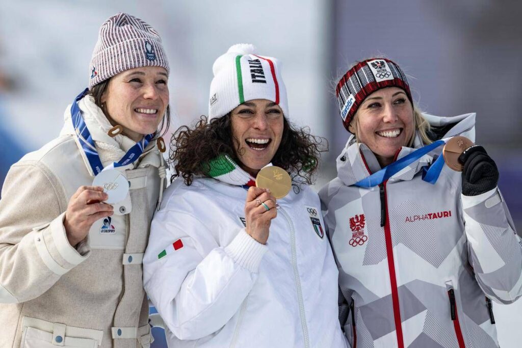 Il paradosso della ‘rule 40’ alle Olimpiadi: tutela il Cio per gli sponsor, penalizza gli atleti