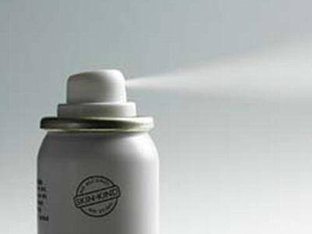 Londra, 11enne muore inalando deodorante spray: torna l’allarme ‘chroming’