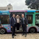 Malattie rare: bus e billboard con i colori della campagna Uniamoleforze