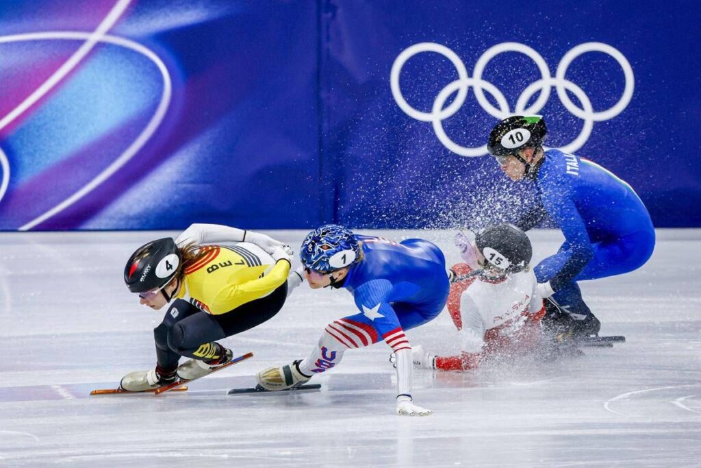 Milano Cortina, incidente durante gara Fontana: Sellier tagliata da lama sul volto. Cos’è successo
