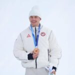 Milano Cortina, la storia di Jake Canter: dieci anni fa ha rischiato di morire, oggi è bronzo alle Olimpiadi