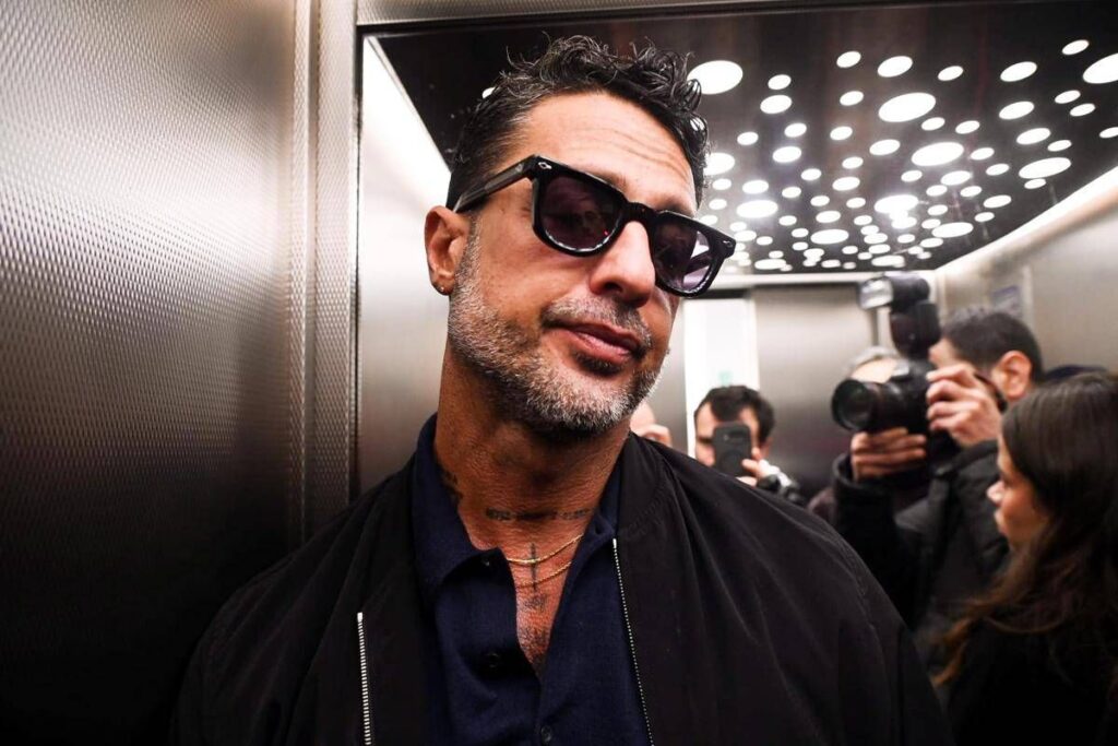 Rimossi i profili social di Fabrizio Corona e Falsissimo