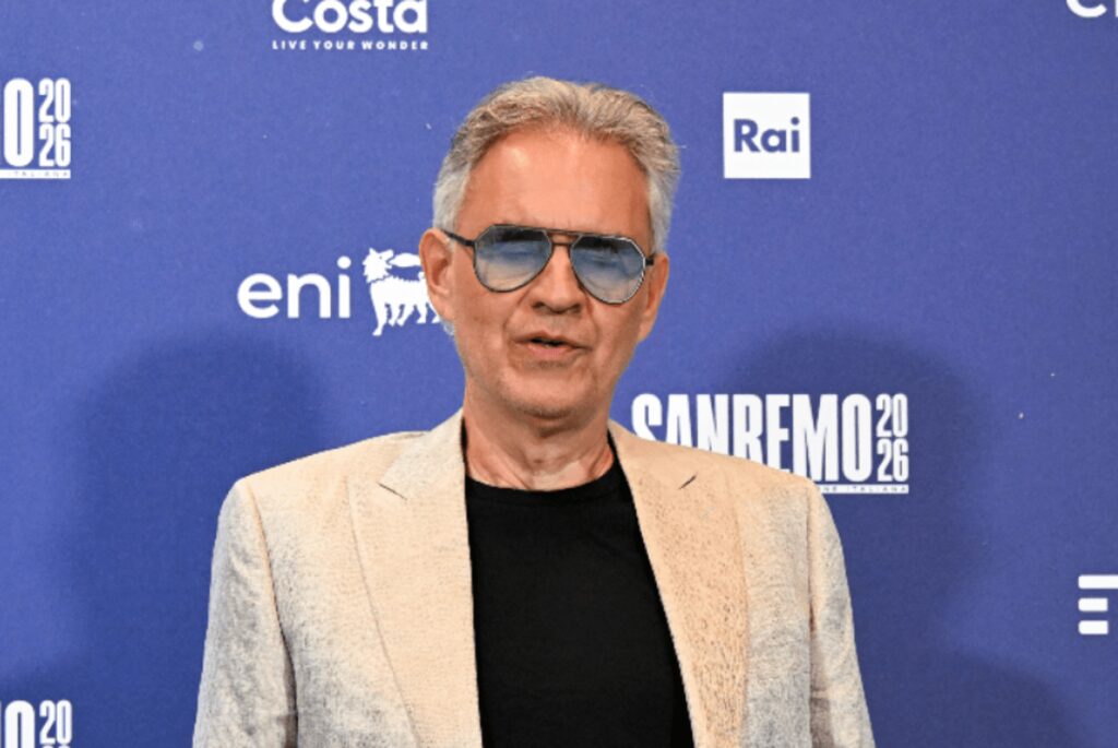 Sanremo 2026, Andrea Bocelli ospite: il ritorno al Festival nel ricordo di Pippo Baudo