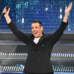 Sanremo 2026, Francesco Gabbani ospite del Suzuki stage: chi è il cantante di ‘Viva la vita’