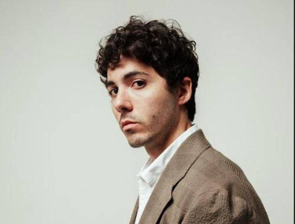 Sanremo 2026, Fulminacci: “Torno per divertirmi, il quinto posto è l’ideale”