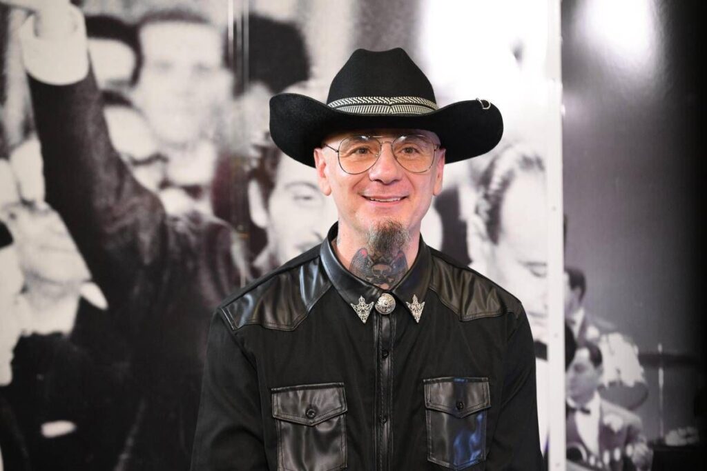 Sanremo 2026, J-Ax chi è: gli Articolo 31, il rapporto con Fedez, le minacce