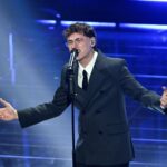 Sanremo 2026, Tredici Pietro chi è: in gara con il brano ‘Uomo che cade’