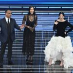 Sanremo, Irina Shayk illumina l’Ariston: “Carlo sono qui per te”