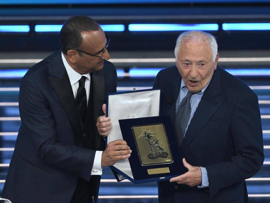 Sanremo, Mogol riparte su elicottero vigili del fuoco: è polemica. Lui: “Viaggio è andato benissimo”