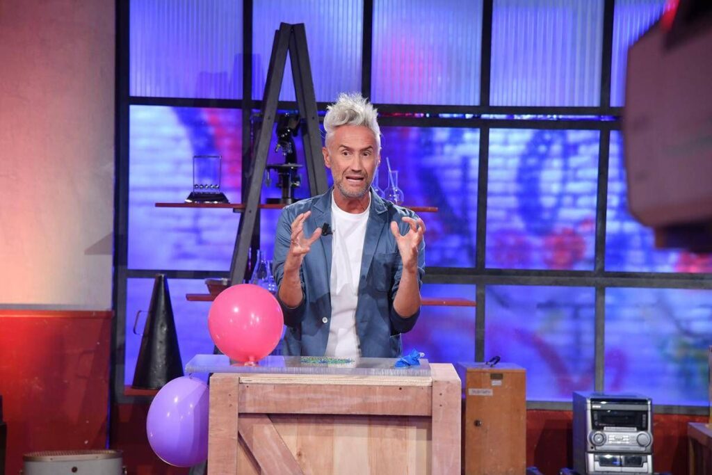 Schettini e la polemica social, tra lezioni online e la replica