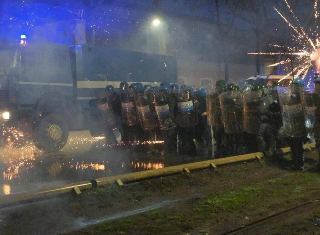 Scontri Askatasuna, obbligo di presentazione quotidiana alla polizia giudiziaria per due arrestati