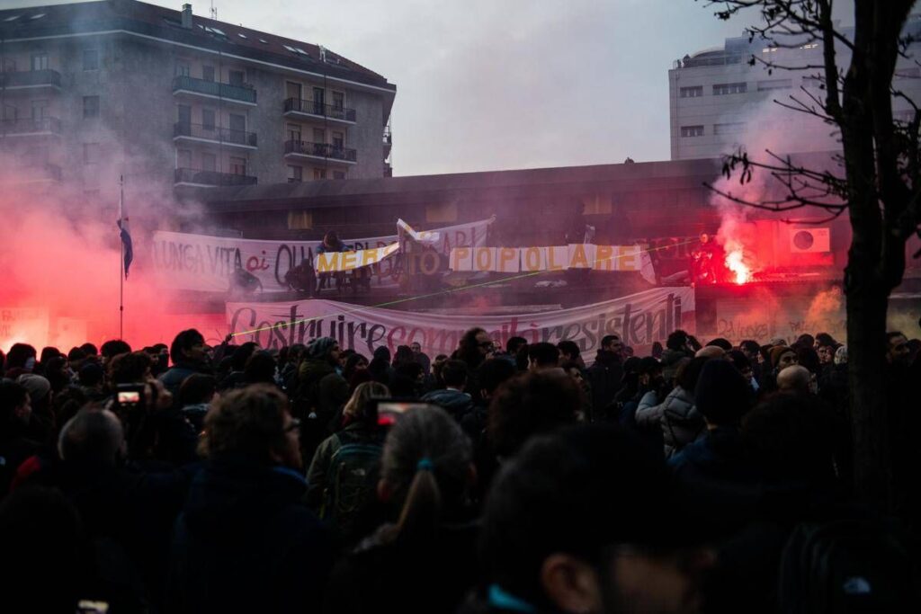 Scontri a corteo contro Milano Cortina, sei indagati: altri in corso di identificazione