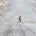 Tempesta di neve a New York, record storico dal 1963: oltre 40 milioni di persone in allerta