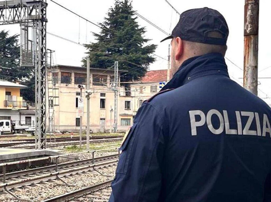 Trapani, ascolta musica con le cuffie e non sente l’arrivo del treno: muore a 17 anni