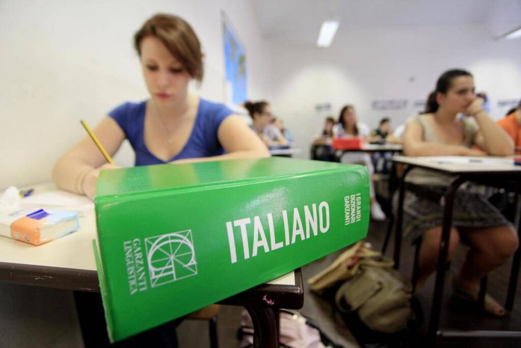 Allarme della Crusca: “Il futuro della lingua italiana è a rischio”