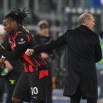 Allegri lo sostituisce, Leao ‘rifiuta’ l’abbraccio: cos’è successo in Lazio-Milan