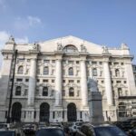 Attacco all’Iran, prezzi petrolio salgono ancora. Borse aprono in rosso