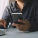 Boom prezzi petrolio e bollette, Ue ‘raccomanda’ smart working