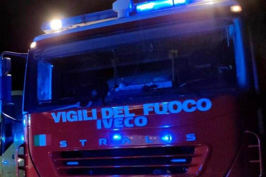 Cilento, auto precipita in un dirupo dopo incidente: morti due fidanzati