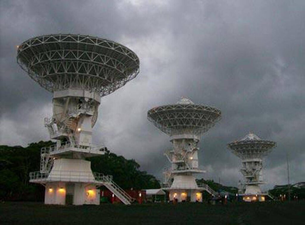 Cos’è il Muos: le parabole in Sicilia che guidano droni, missili e sottomarini all’attacco in Iran