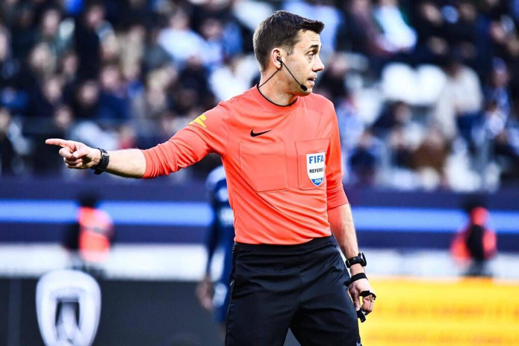 Dal precedente con la Macedonia al ‘furto’ di identità : chi è Turpin, l’arbitro di Bosnia-Italia