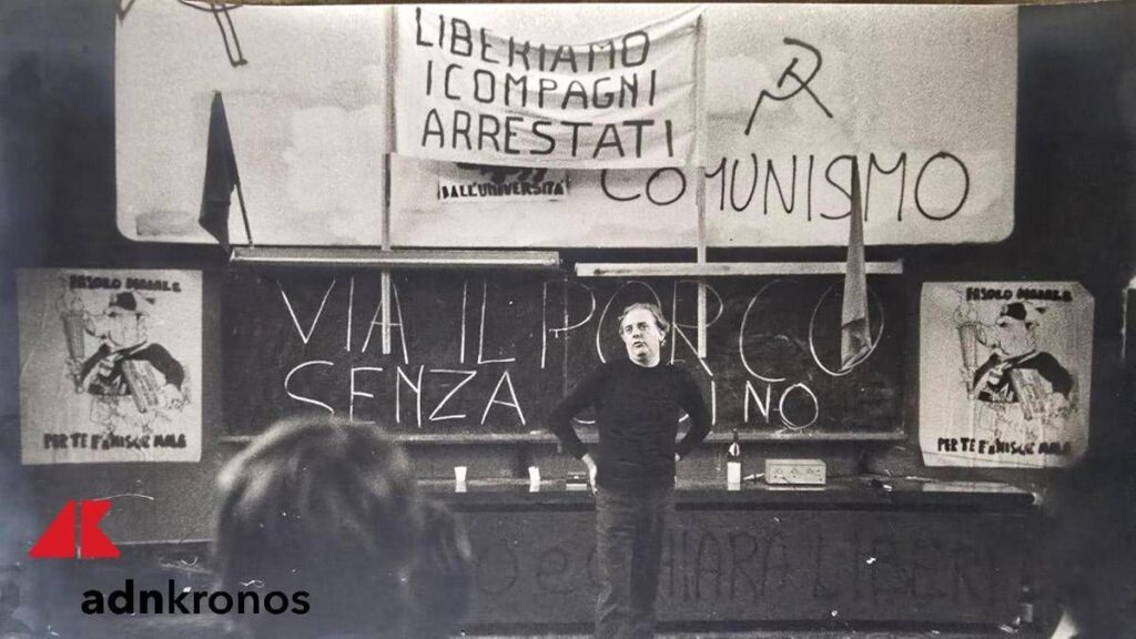 Dario Fo e l’attivismo politico nel ’74, il fotografo Bordoni: “Nei miei scatti la sua magia” – Le immagini