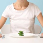 Disturbi alimentari, pediatri: “Non solo femminili, in ragazzi segnali diversi”