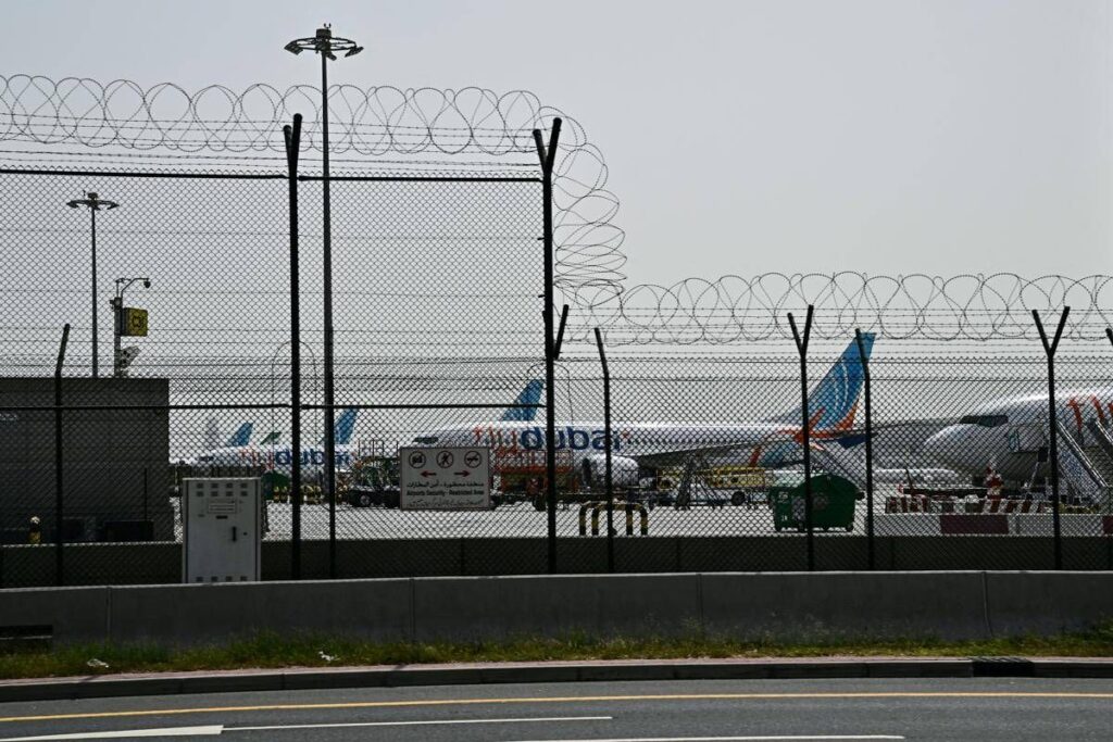 Dubai, aeroporto riapre dopo stop per droni Iran: primi voli stasera