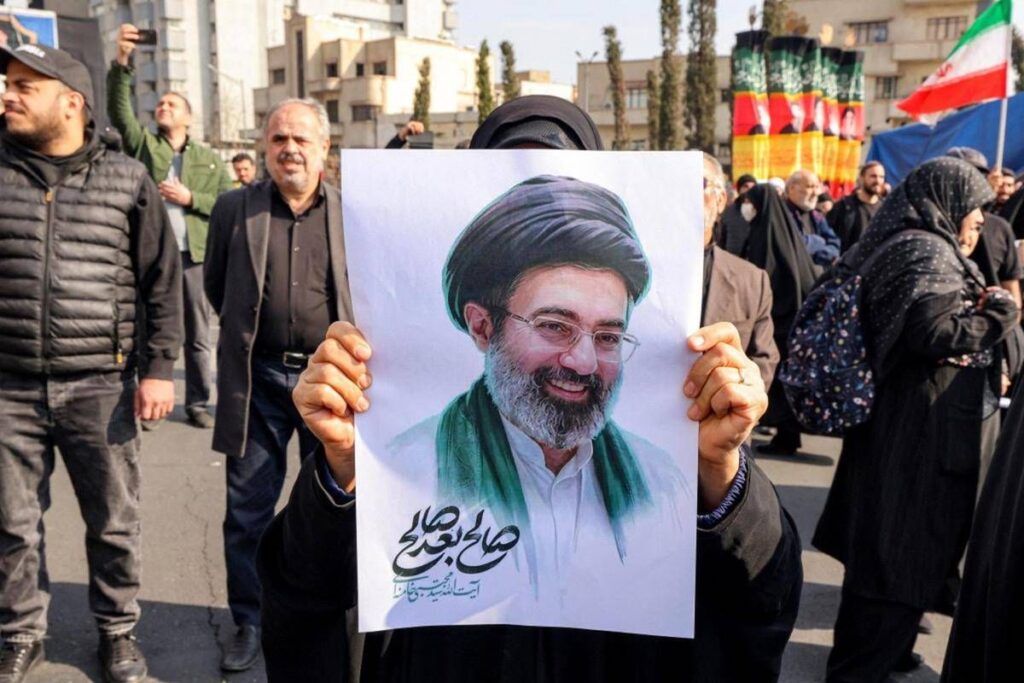 Iran, “Khamenei è ferito e si nasconde”: la sorte della Guida Suprema è un mistero