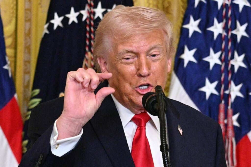 Iran, gli Usa attaccano l’isola di Kharg. Trump: “La Marina scorterà le petroliere”