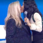 Levante dopo Sanremo: “Non c’è stata censura”. E poi bacia in diretta Mara Venier