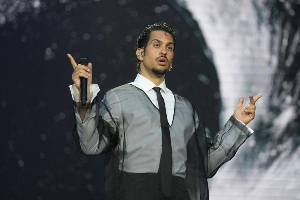 Mahmood lascia l’Italia: “Mi trasferisco in Spagna, mi sento tigre allo zoo”