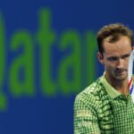 Medvedev, disavventura ‘in aereo’ dopo la finale persa con Sinner: “Ho perso i bagagli, non posso giocare a Miami”