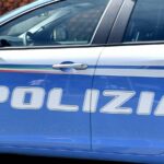 Migrante aggredisce poliziotti con spranga a Crotone. Il Tribunale ne aveva respinto il trattenimento: “Non pericoloso”