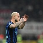 Milan-Inter 1-0, caos nel finale: pareggio ‘annullato’ ai nerazzurri, poi Dumfries chiede rigore. Cos’è successo
