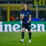 Milan-Inter, non c’è pace per Bastoni: pioggia di fischi a San Siro per il difensore