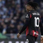 Milan, Leao prima punta non piace ai tifosi: “Perché gioca lì?”