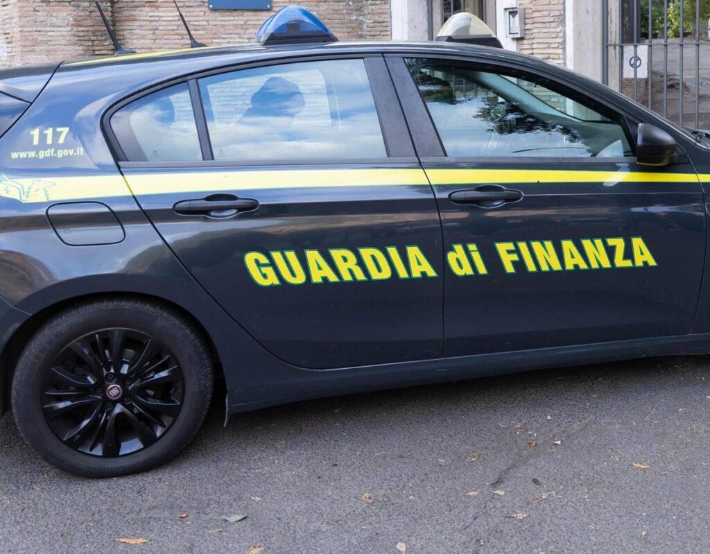 Milano, smantellato giro di escort di lusso: calciatori di Serie A tra i clienti