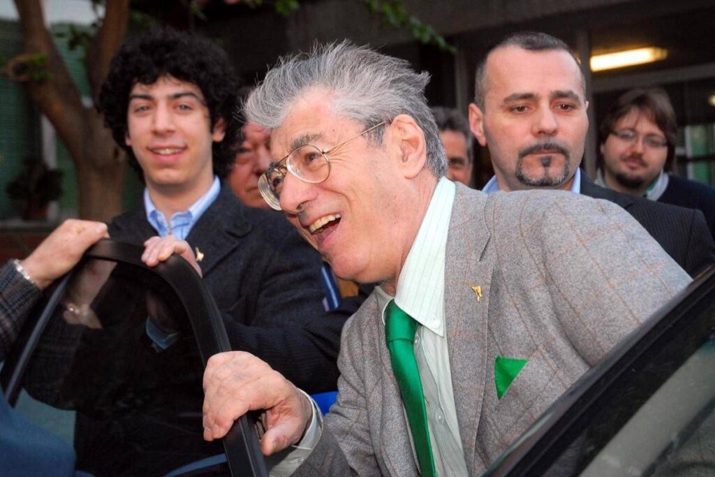 Morto Umberto Bossi, il cordoglio di Meloni: “Ha segnato una fase importante della storia italiana”