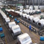 Stretto di Hormuz chiuso, non solo gas e petrolio ma anche un altro rischio: la crisi dell’alluminio