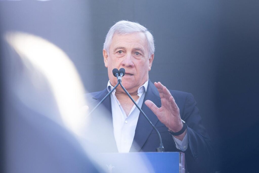 Trump attacca Meloni, Tajani annulla visita negli Usa: “Parole gravi e offensive”