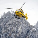 Valanga travolge due sciatori su ghiacciaio Presena: uno è grave