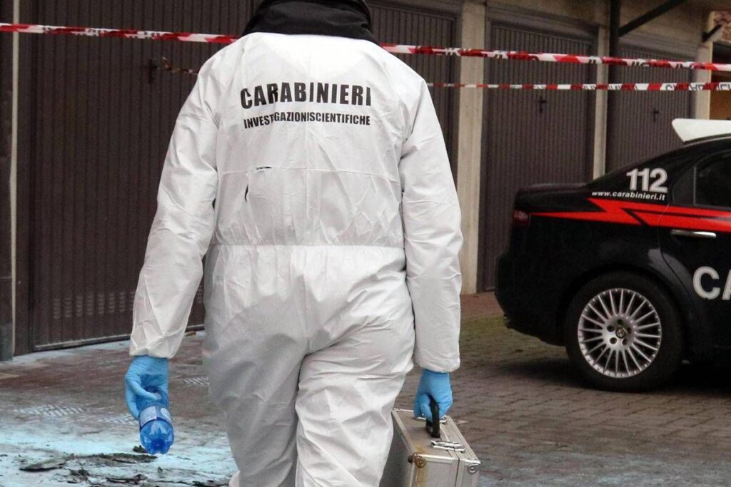 Vasto, 21enne trovato morto in garage: sarebbe stato accoltellato, si indaga per omicidio﻿