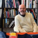 Addio ad Adriano Goldschmied, il ‘padrino del denim’ che rivoluzionò i jeans aveva 82 anni