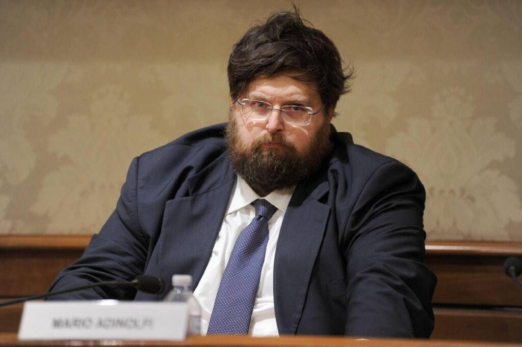 Adinolfi denuncia ‘Le Iene’: “Contro di me agguati ad personam”