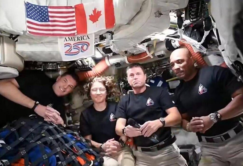 Artemis II, il messaggio di Trump: “Torneremo sulla Luna e poi dritti su Marte”