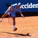 Borges serve dal basso sul match point, Etcheverry ‘offeso’. E Barcellona fischia